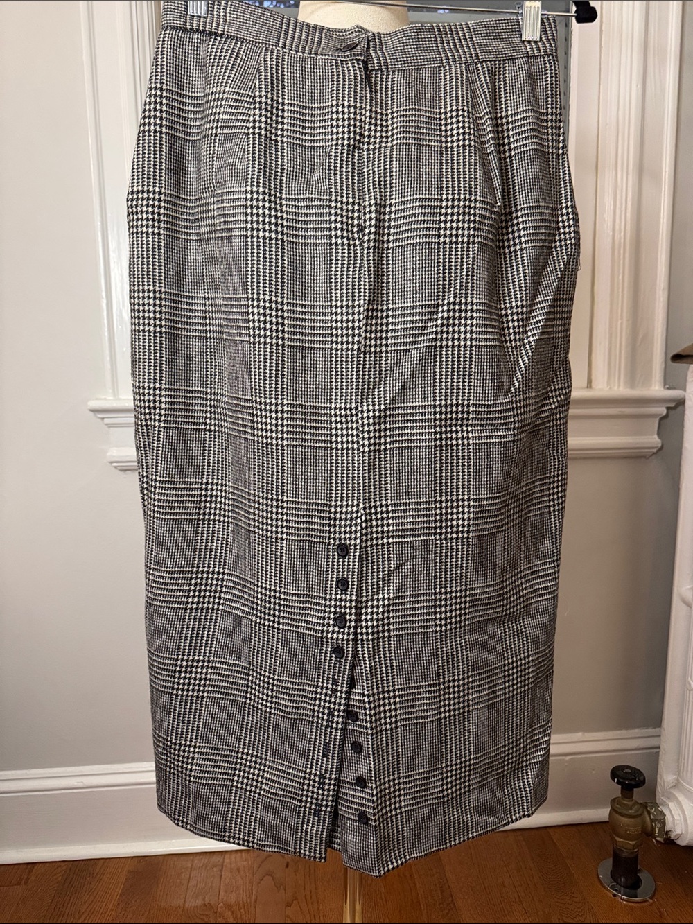 Vintage Black and White wool Glen Plaid Midi Skirt with sexy back buttons
